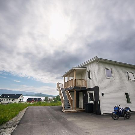 Senja Fjordhotell And Apartments Stonglandseidet Exterior photo